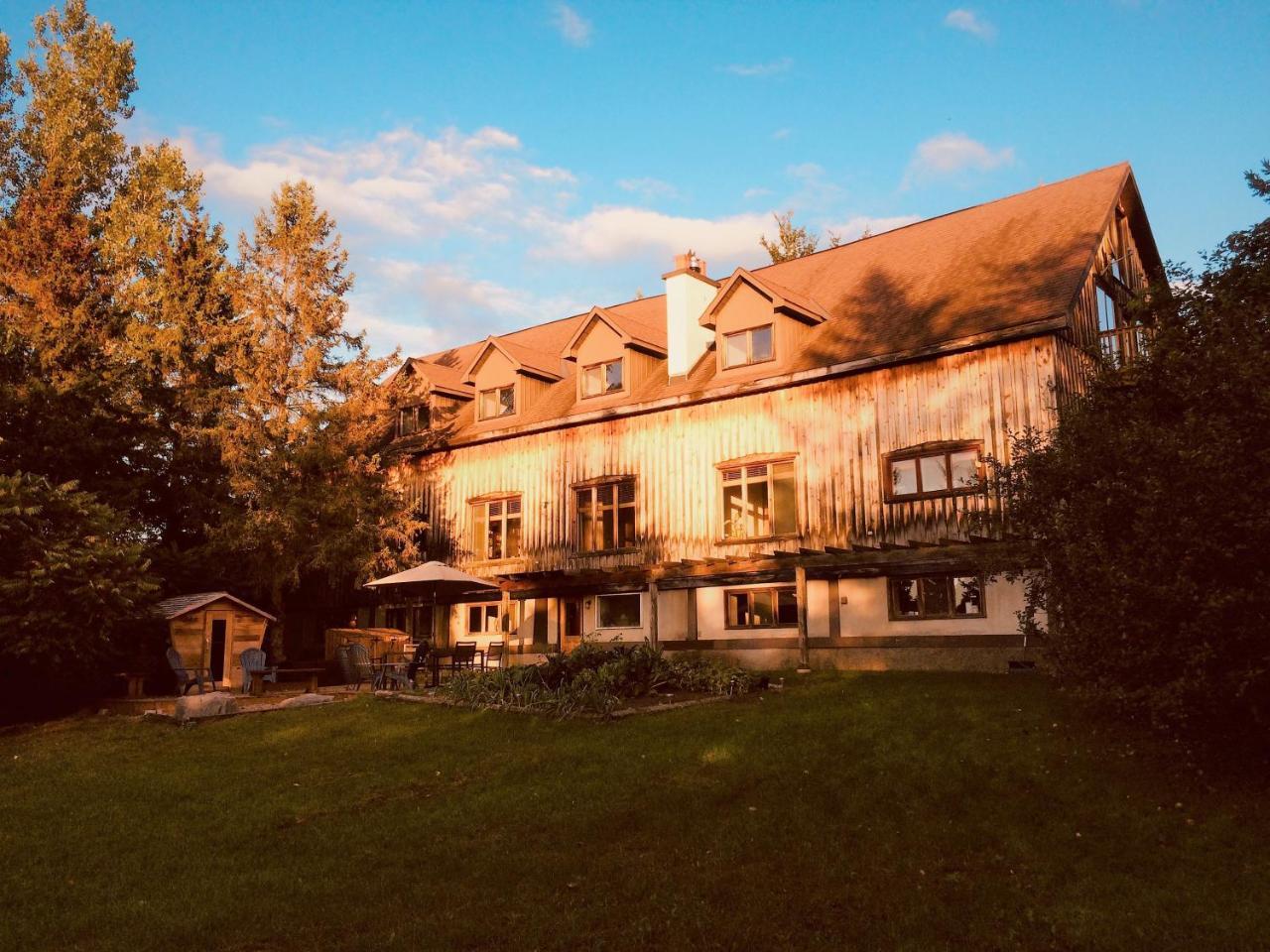 La Grange Country Inn Wakefield Dış mekan fotoğraf